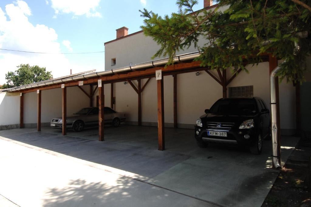 Eletfa Vendeghaz Hotel Eger Exterior photo